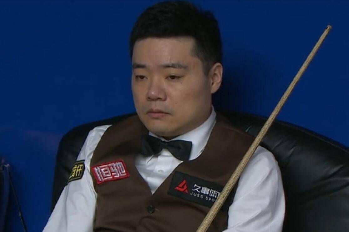 丝袜乱人伦